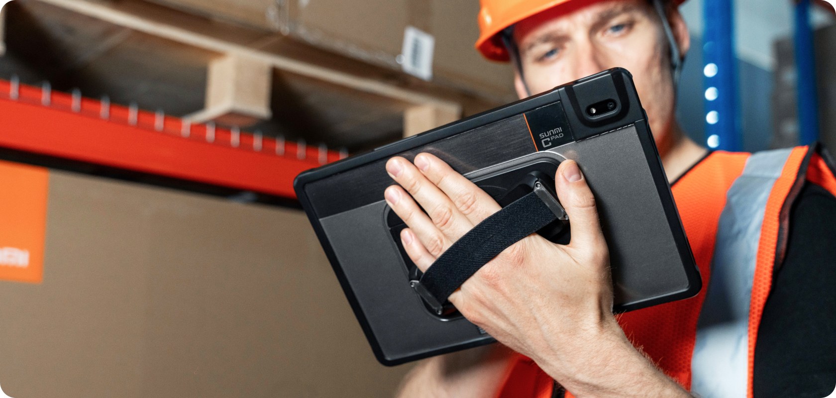 Sunmi CPad used for stocktaking in a warehouse
