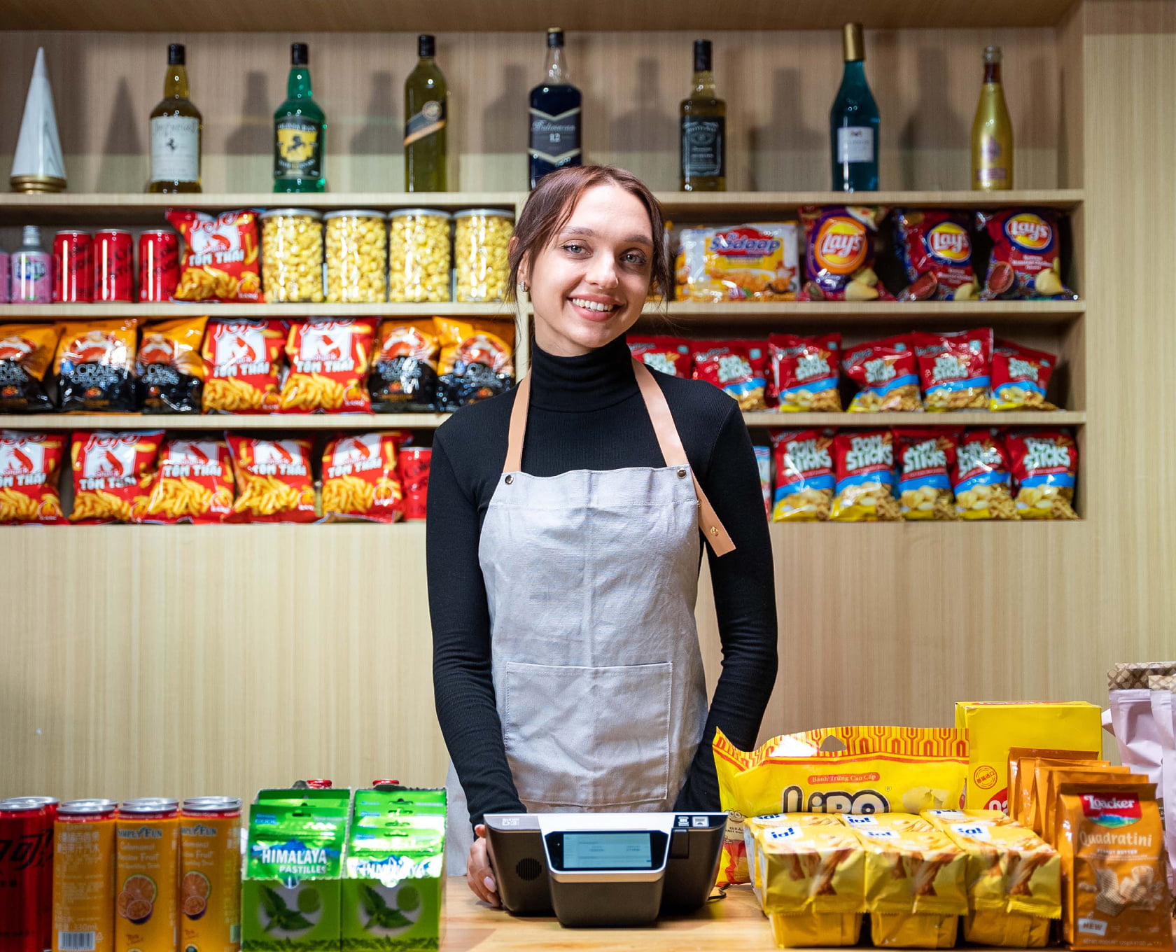 Sunmi D3 Mini used at a small convenience store and grocery counter